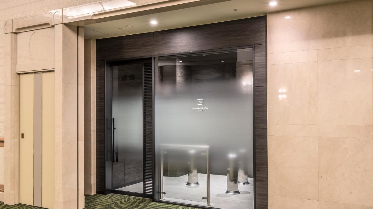 喫煙ルームも完備