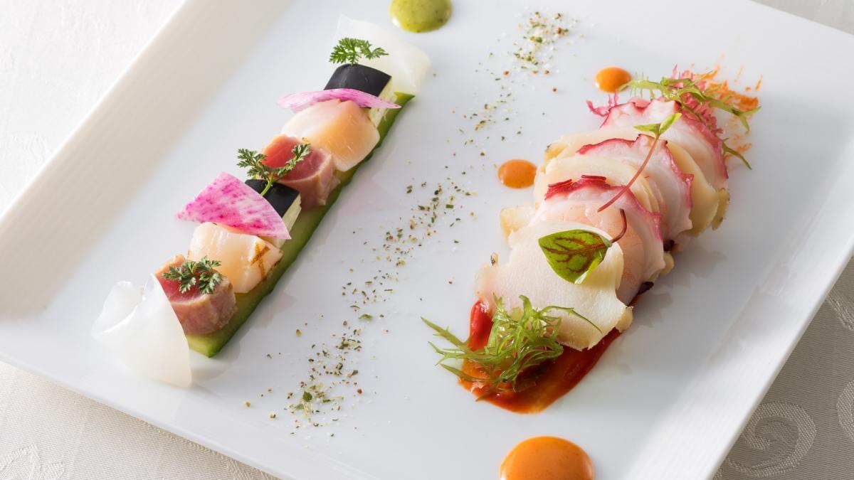 魚介類と野菜のハーモニー ハーブとパプリカのドレッシング