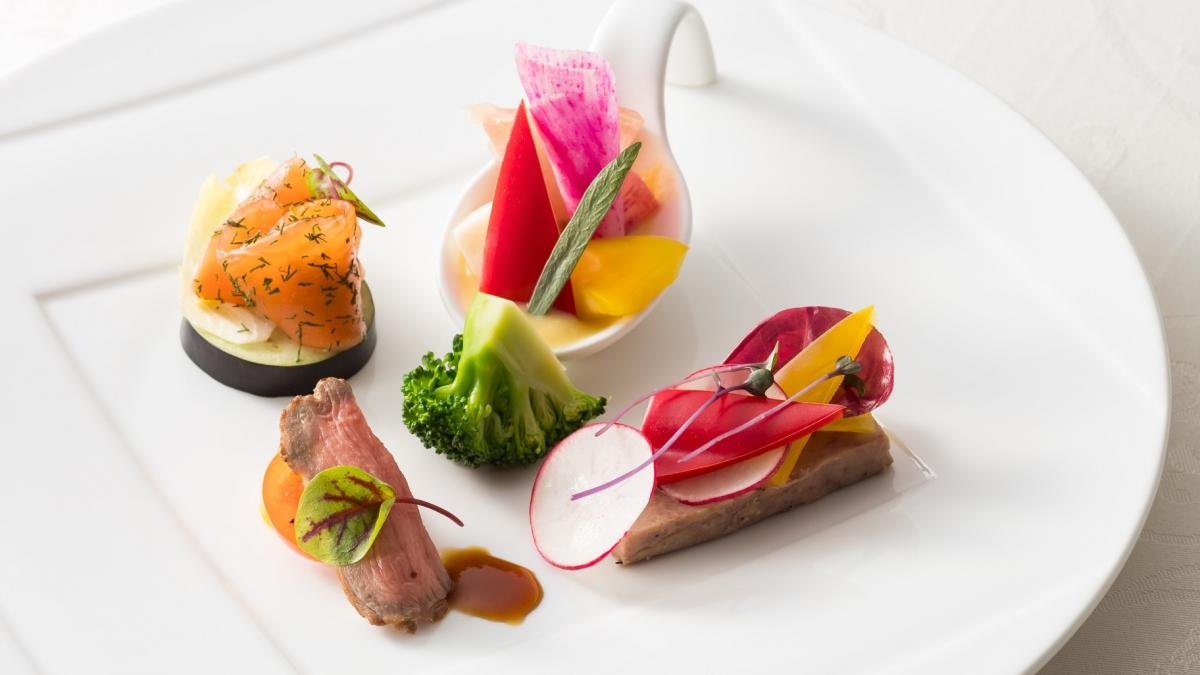 魚介類とお肉の共演 ルガイユと野菜　宮崎マンゴー風味