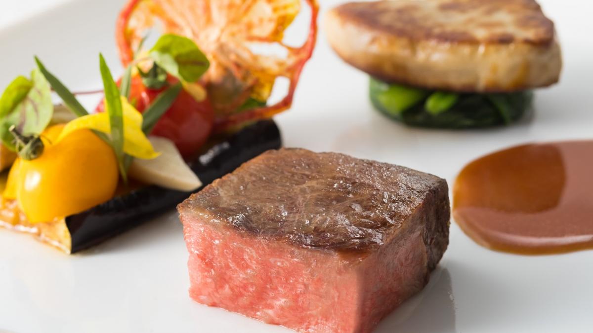 宮崎牛のロティとフォアグラ 赤ワイン風味ソース