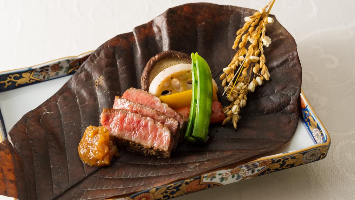 宮崎牛の味噌焼き・朴葉包み