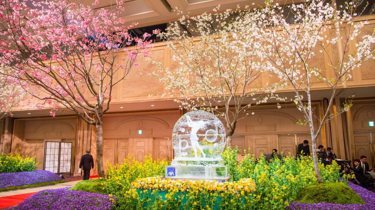 氷細工の演出と花木を使った会場装飾