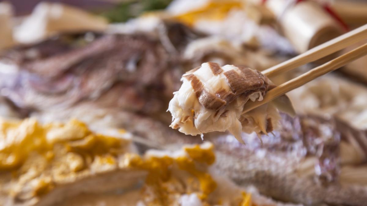 鯛の塩釜焼