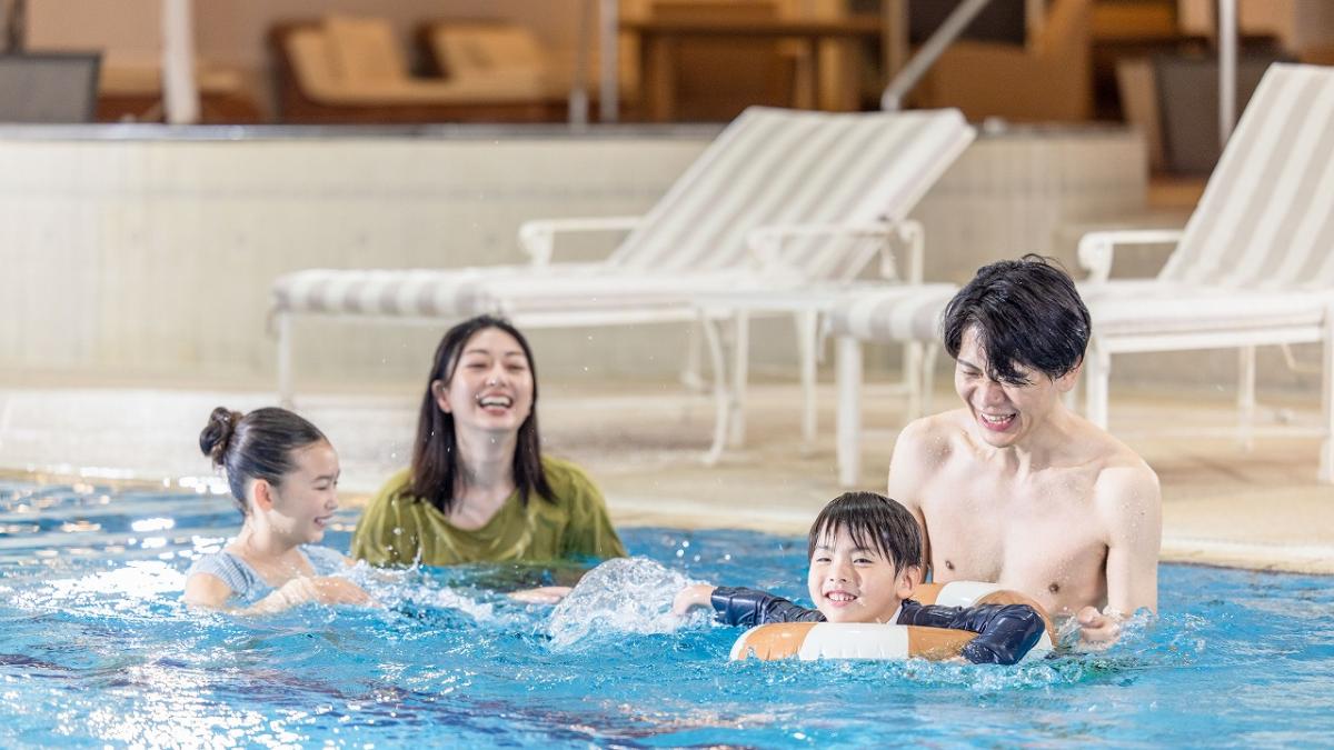 宿泊者は屋内プール無料