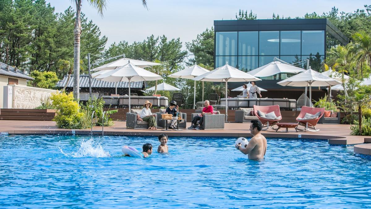 ガーデンプール（THE LIVING GARDEN）