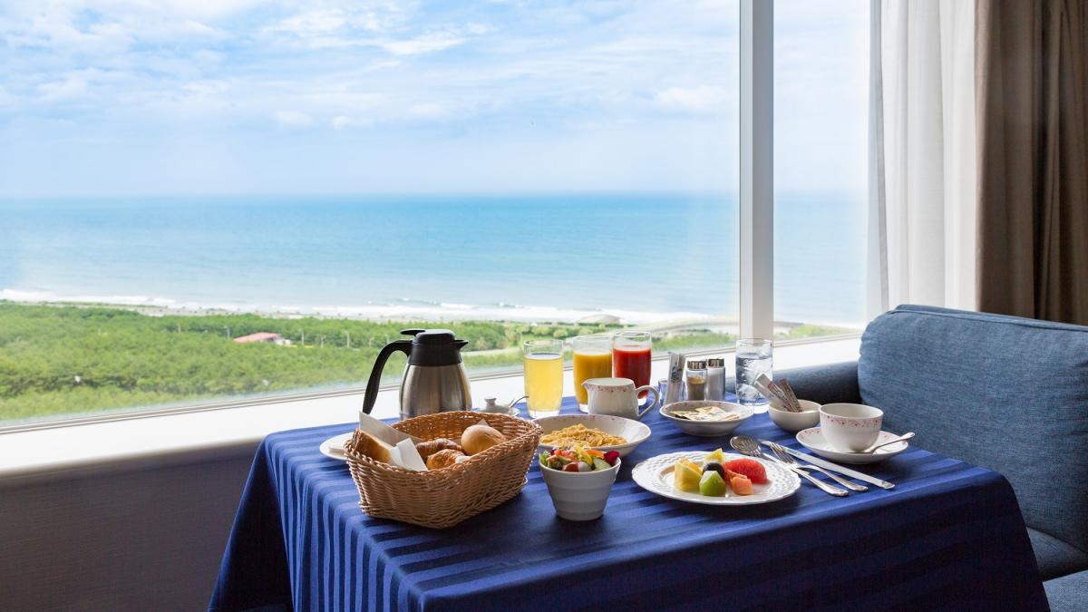 インルームダイニング