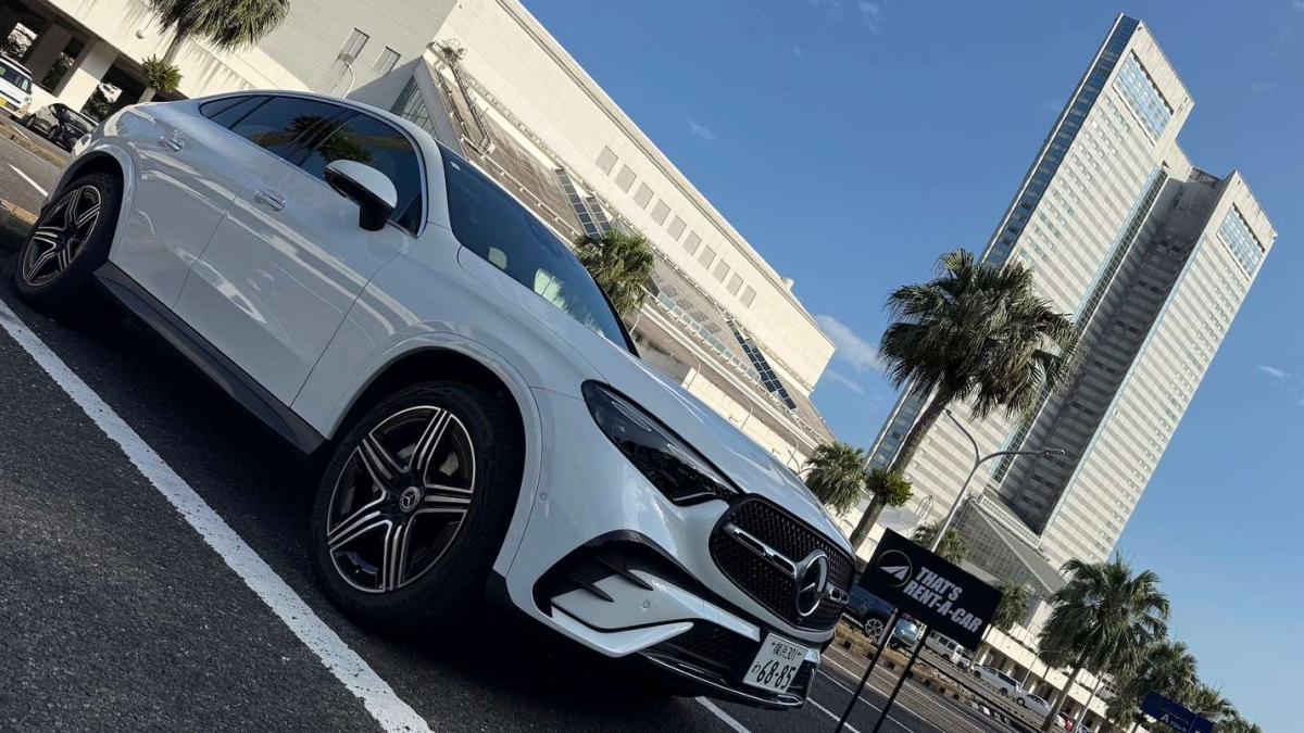 GLC220dクーペ 4MATIC AMGライン 白