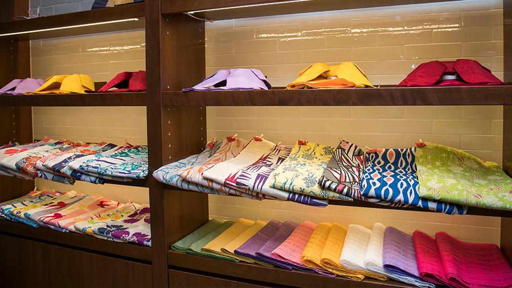 色浴衣＆和傘レンタル