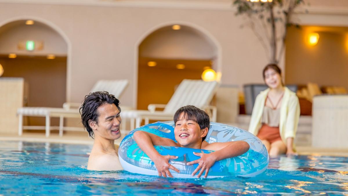 宿泊者は屋内プール無料