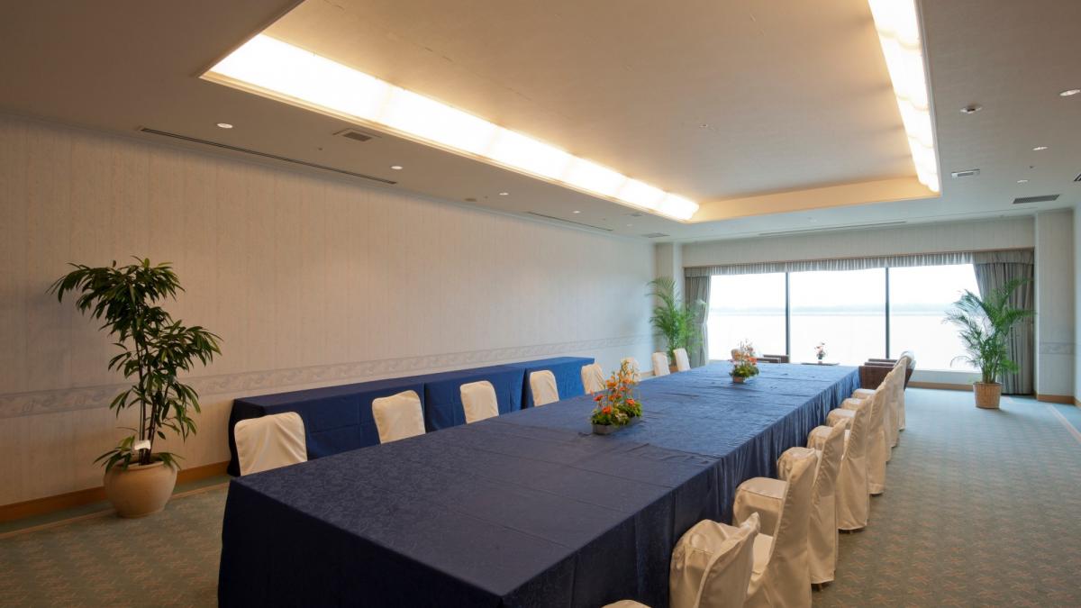 小会議室 アンバー