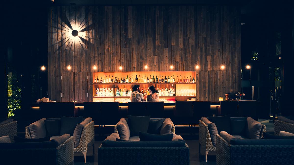 お酒と愉しむリゾートの夜