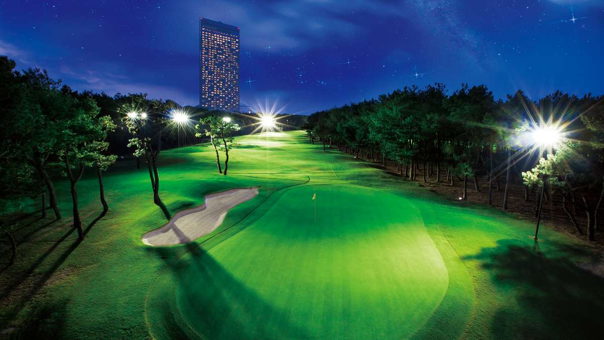 夜こそ楽しむ ナイターゴルフ